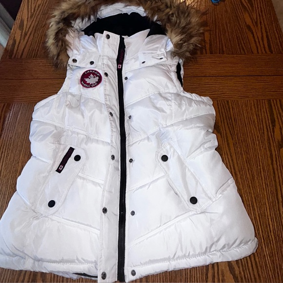 Canada Weather Gear Jackets & Blazers - Canada Weather Gear  White Hooded Puffer Vest Faux Fur Trim Zip & Snap Size XL